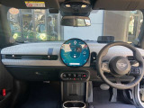 弊社お客様より頂いた下取車やデモカーが在庫の多くを占めています。車の経歴や整備記録が分かり、ご安心してお車をお選び頂ける正規ディーラーならではのラインナップでございます。