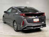 全車種、走行距離無制限の1年間無料保証付き!全国5000ヶ所に及ぶトヨタサービス店舗の安心ネットワーク!※3年先まで延長可能なロングラン保証&alpha;もご用意してます(有料)。