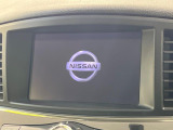 【メーカー純正ナビ】インテリアに溶け込むスタイリッシュな「専用設計」メーカーナビを装備♪視認性や操作性など基本性能にも優れ、より上質なカーライフをお楽しみいただけます。