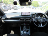 人間工学に基づいて設計されてますので、長時間・長距離を走行しても運転しやすく疲れにくい構造になっています♪