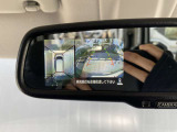 【全周囲カメラ】クルマの真上から見ているかのような映像が見れるので、駐車が苦手な方には特にうれしい装備です♪
