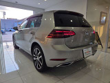 鮮やかなテールランプと一目でVWとわかる後ろ姿です!