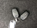スマートキー2本付き!キーをポケットやカバンに入れておくだけでドアの施錠・開錠やエンジンスタートの操作が簡単です!