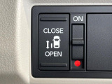 【パワースライドドア】スマートキーや運転席のスイッチでスライドドアの開閉が可能♪電動だから力を入れてドアを開ける必要が無く、小さいお子様でも、重い荷物を持っている時もラクに開け閉めできます♪