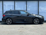 BMWを熟知したメカニックによる、360度の納車前点検。ドイツ本国と同様の教育・訓練を受けたメカニックが徹底的に点検、整備した後にお客様にお引渡しします。