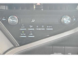 左右独立温度コントロールフルオートエアコンです。運転席、助手席それぞれで独立して温度設定ができます。冷え性の方が乗っても安心ですね♪