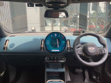 弊社お客様より頂いた下取車やデモカーが在庫の多くを占めています。車の経歴や整備記録が分かり、ご安心してお車をお選び頂ける正規ディーラーならではのラインナップでございます。