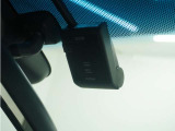 ◆ドライブレコーダー◆映像・音声などを記録する自動車用の装置です。 もしもの事故の際の記録はもちろん、旅行の際の思い出としてドライブの映像を楽しむことができます。
