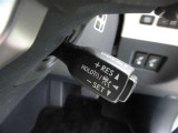ミリ波レーダーと単眼カメラで、車速に応じた車間距離を保ちながら追従走行を支援するクルーズコントロール。