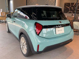 かわいいテールのデザインはほかの車にはない魅力があります。ひと目で&ldquo;MINI&rdquo;とわかるデザインはアナタを虜にしてしまうかもしれません