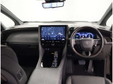 オシャレなインテリアで運転する気分も盛り上がりますよね^^