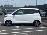当店は照明・屋根付きスペースございますので雨天時も安心して現車確認が可能です。