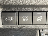 【パワーバックドア】スマートキーや運転席のボタンを押すだけでリアゲートが自動で開閉します!荷物を持っている時や、高い位置にあるバックドアを閉める際に便利な機能です♪