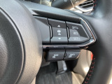 MRCC(マツダレーダークルーズコントロール)は先行車との車間を維持しながら追従走行を行い、長距離でのドライバー負担を軽減させてくれます。
