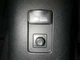 【電源コンセント】非常時やキャンプなどに役立つAC100V/1500Wコンセント付きです。