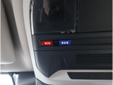 専用ボタンでコールセンターへ接続。状況に応じて緊急車両の要請やロードサービスの取次ぎを行います。重大事故の際は自動的にコールセンターにつながり、緊急車両やドクターヘリを要請します。(要申込)