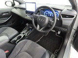 シンプルで使いやすいデザインの運転席です。