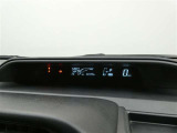 とても見やすいデジタルメーター採用のお車になります!!