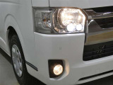 LEDヘッドライトです。デザイン性がよくとても明るいので、夜間の走行や悪天候でも安心です。しかも長寿命!