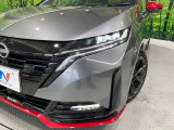 【LEDヘッドライト】悪天候や夜間走行時も良好な視界を確保し安心して運転できる高輝度LEDヘッドライトを装備!点灯速度が早く、消費電力も抑えられています。