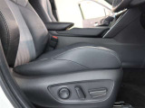 パワーシート搭載。微妙な調整が手軽にでき、ピッタリなポジションで運転することが可能です。