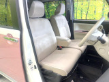 運転席シート廻りは使用感も少なく、良好な状態となっています。丁寧に使われていたことがよくわかりますね。