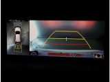 パノラミックビューモニター。車両を上から見たような映像を表示。運転席から目視しにくい車両周囲の状況をリアルタイムで確認できます。