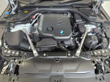 直列4気筒BMWディーゼルターボ・エンジン。出力145kW〔197ps〕/4,000rpm(カタログ値)、トルク400Nm/1,500-2,750rpm(カタログ値)♪