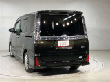 保証も全国のお近くのトヨタ販売店で受けられますので安心です。☆納車前には、当社メカニックによるプロの視点』で、安全かつ安心して気持ちよくお乗りいただける整備を行います。