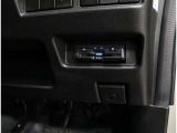 ETC!料金所も止まる事無くスイスイです!窓を開ける必要も無いので雨や花粉、排気ガスの浸入もありません!今や必需品ですネ!