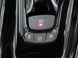 オートホールドは、ブレーキペダルから足を離しても車を停止状態に保つ機能で、運転の負担を軽減してくれますよ♪