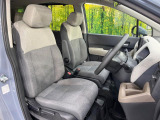 運転席シート廻りは使用感も少なく、良好な状態となっています。前オーナー様が丁寧に使っていたことがよくわかりますね。
