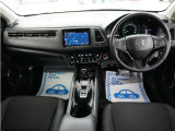 とても握りやすいステアリング!運転手の気持ちがそのまま伝わるかのような反応をしてくれます!小物入れや各ボタンの配置にこだわり、とても使いやすいです !視認性も良好なのでロングドライブもお任せ下さい!