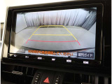 バックガイドモニターで、後方を確認しながら安心して駐車することができます。運転初心者も熟練者も必須の機能ですよ!