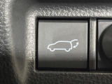 【パワーバックドア】スマートキーや運転席のボタンを押すだけでリアゲートが自動で開閉します!荷物を持っている時や、高い位置にあるバックドアを閉める際に便利な機能です♪
