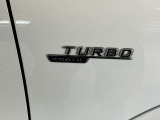 メモリー付き電動シートも装備されておりますのでシート位置を3パターン記憶できます。