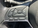 ステアリングスイッチ搭載!ハンドルひとつで手を離さなくても運転中視線をそらさなくても操作が出来て便利です♪