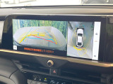 【パノラミックビューモニター】専用のカメラにより、上から見下ろしたような視点で360度クルマの周囲を確認することができます☆縦列駐車や幅寄せ時に活躍してくれます♪