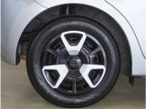 【ホイールキャップ】車に良く似合う純正ホイールキャップが装備されています。ノーマルタイヤ、スタッドレスタイヤも広島マツダにお任せください。