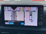■マルチビューカメラシステム■車両の前後と左右のドアミラーに計4台のカメラを搭載!上空から見下ろしたような視界などの数種類のビューをご用意し、ドライバーの死角を減らして運転負荷を軽減いたします