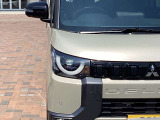 LEDヘッドライトは、本当に明るくて安全です。暗い夜道からお客様を守ってくれます。運転しやすいですし、自慢にもなるかも?黄色いハロゲンライトと見比べてください。