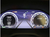 とっても見やすいメーターです。夜間時はラグジュアリーな気分にさせてくれる照明が魅力ですので、夜のドライブも楽しみになりますよ♪