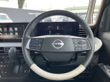ステアリングスイッチ搭載!ハンドルひとつで手を離さなくても運転中視線をそらさなくても操作が出来て便利です