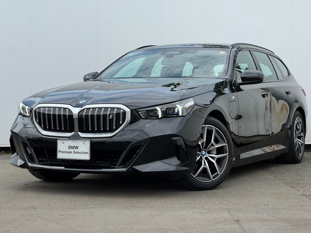 BMW i5ツーリング 