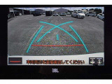 【バックモニター】 後退時に車両の後ろ側を表示します。車庫入れなどでバックする際に安心です。