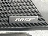 【BOSEサウンドシステム】メーカーオプションの高品位サウンドシステムを搭載。専用のチューニングが施された大小様々なスピーカーから良質なサウンドが奏でられ、臨場感あふれる音響空間を演出します。