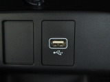 便利なUSBジャックも付いています。