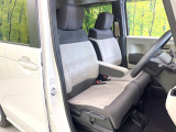 運転席シート廻りは使用感も少なく、良好な状態となっています。丁寧に使われていたことがよくわかりますね。