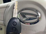 【キーレス】少し離れた場所からでもボタン一つでドアの開錠・施錠ができるのでとっても便利!ドアの鍵穴周りに傷をつけることもありません♪