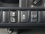 レーンディパーチャーアラートを装備しております!車線または走路からの逸脱の可能性を警告、走路からの逸脱を避けるためのハンドル操作の一部を支援する機能です☆詳しくはスタッフにお尋ねください(^^♪
